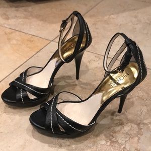 Michael Kors 4.5 inch Heels Sandal size 9